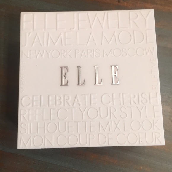 Elle Tuxedo Necklace - Picture 5 of 9